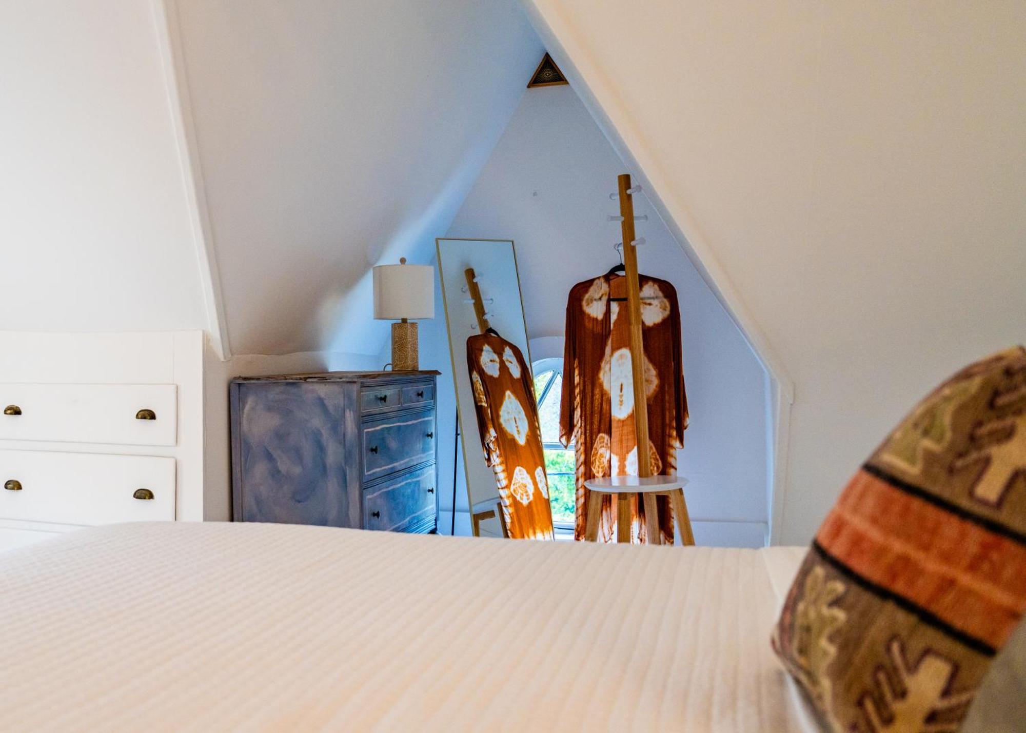 Twin Gables Of Woodstock Hotel Bagian luar foto